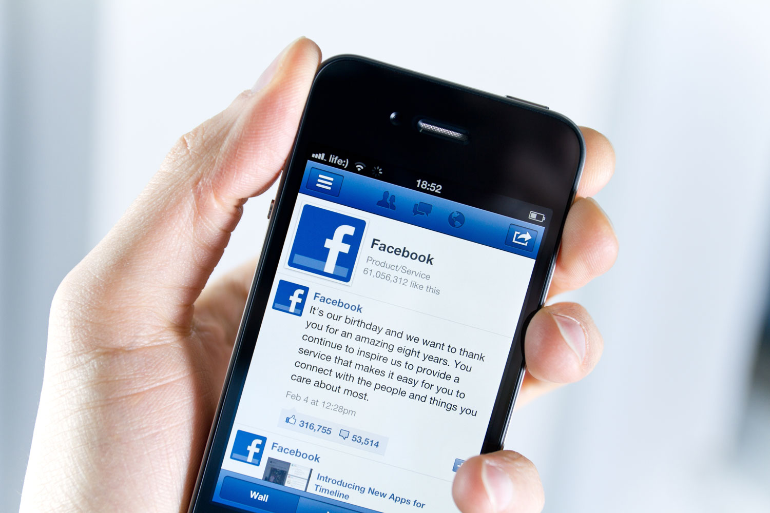 Facebook联合创始人: 对富人征税50% 给穷人每月500